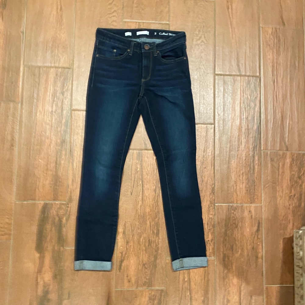Cuffed skinny jeans